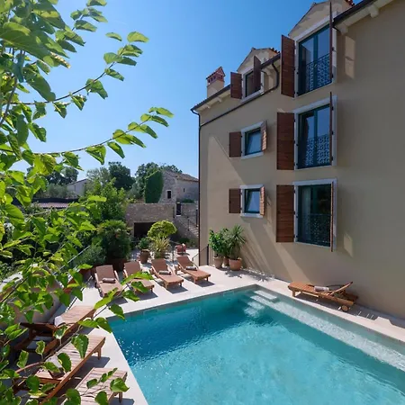 Casa Nova With Heated Pool, Area & Game