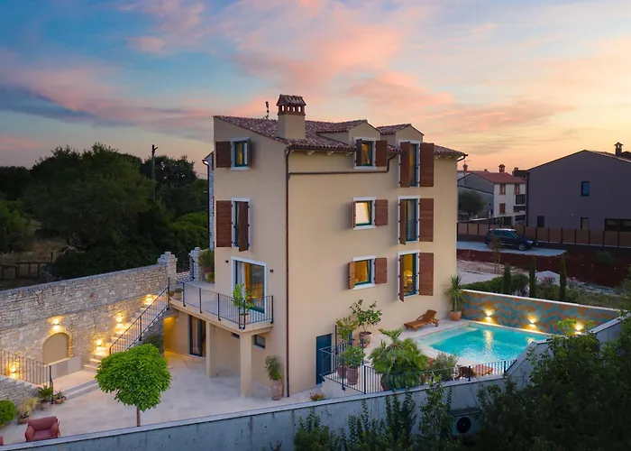 Luxury Casa Nova With Wellness And Game Bale