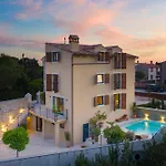 Casa Nova With Heated Pool, Area & Game ベール