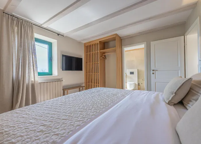 Villa Luxury Casa Nova With Wellness And Game Bale